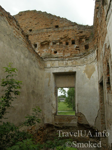 Изяслав, дворец Сангушко